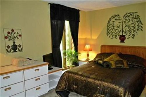 Whispering Oaks Bed & Breakfast Eaton Quarto foto